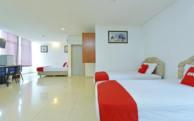 Super OYO 90494 Sam Huat Hotel