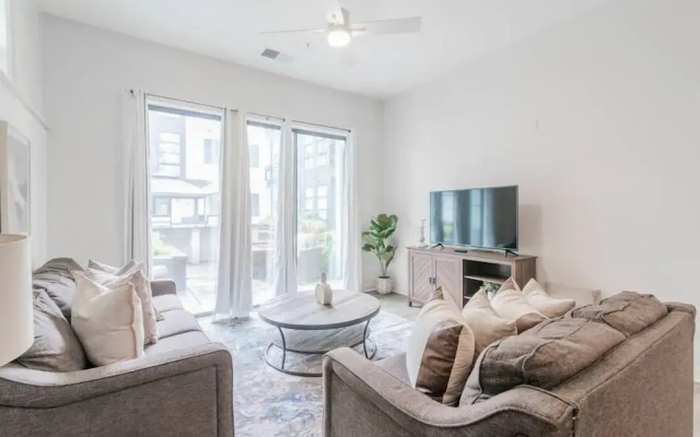 Cozy Apartment with WiFi 206