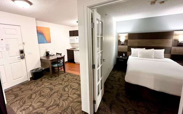 MainStay Suites Madison Airport