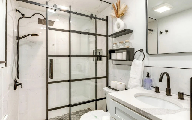 Lake & Beach Access: Bbq-ready Poconos Retreat!