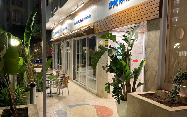 Poniente Playa Aparthotel