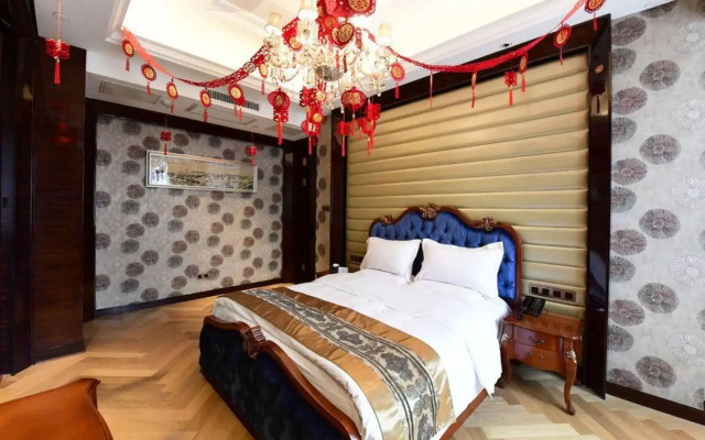 Licheng Ruixuan Hotel (Lingshi Xinjian East Street)