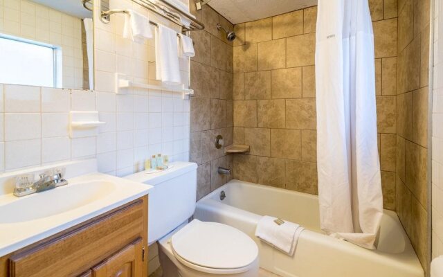 Red Carpet Inn & Suites - Albany Airport