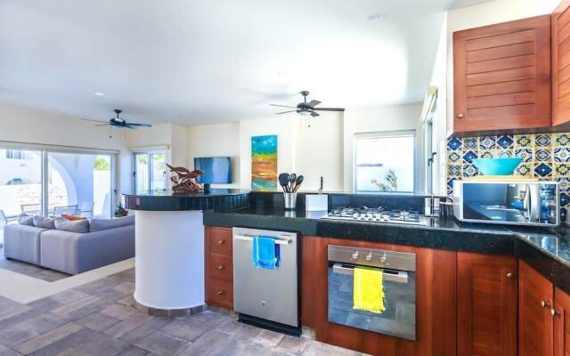 Casa de la Risa by Skyrun