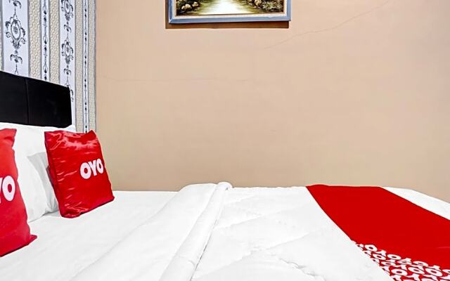 OYO 90469 Benhil Karet Tengsin