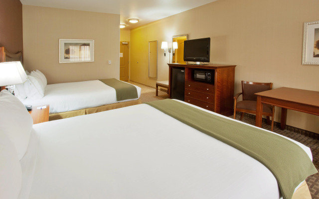 Holiday Inn Express & Suites Willows by IHG