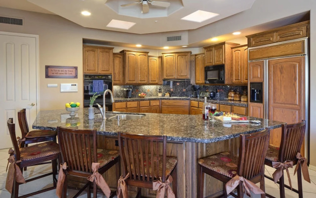 Valley View Villa - Private Pool - Hidden Bedroom