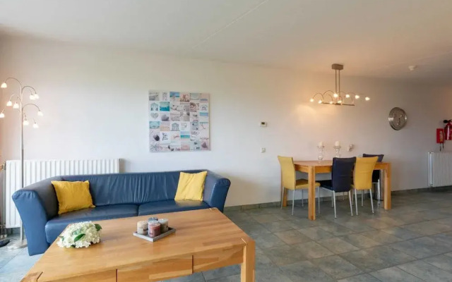Holiday Apartment Opposite the Beach