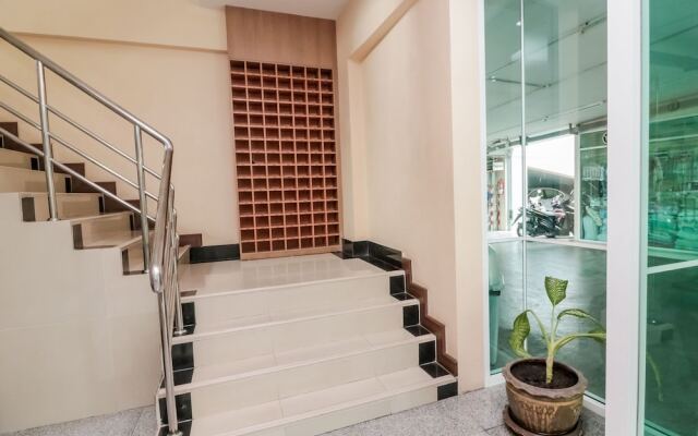 NIDA Rooms Metro Inthamara 169