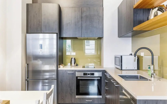 Modern Studio + Prime Location!