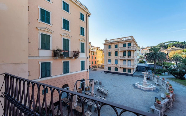 Bright 2BR flat moments from the beach