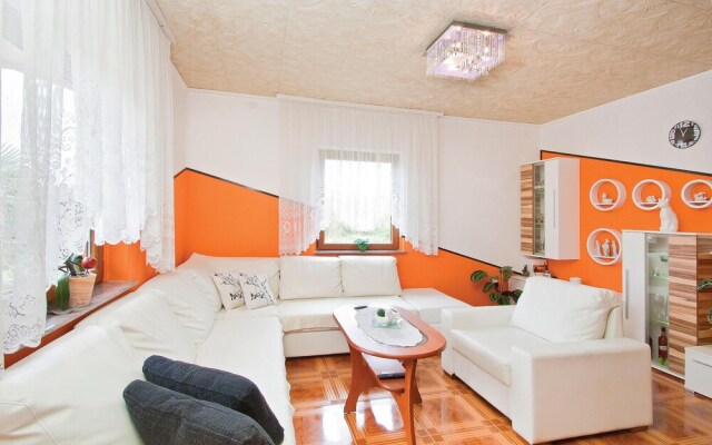 Nice Home in Valtursko Polje With Wifi and 2 Bedrooms