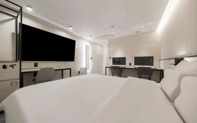 Seocho JS Hotel