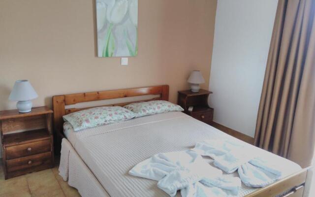 Maria Studios and Apartments