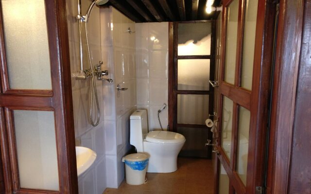 Hiranya Guest House