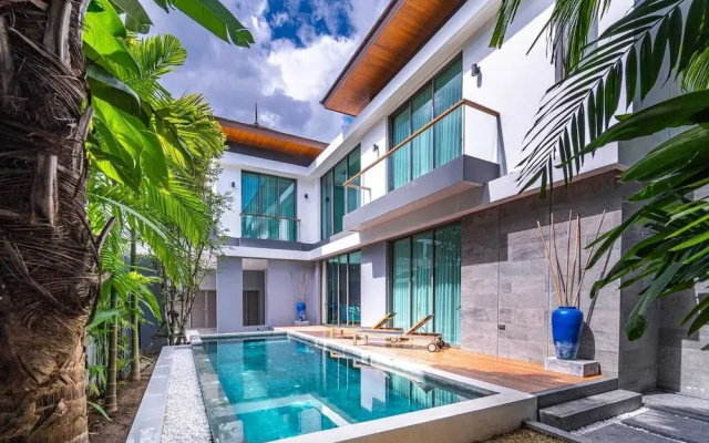 Luxury Teak 4BR Private Pool Villa in Bang Tao