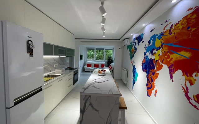 EVAs WorldMap Apartment