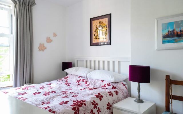 Charming 2 Bedroom Battersea Flat