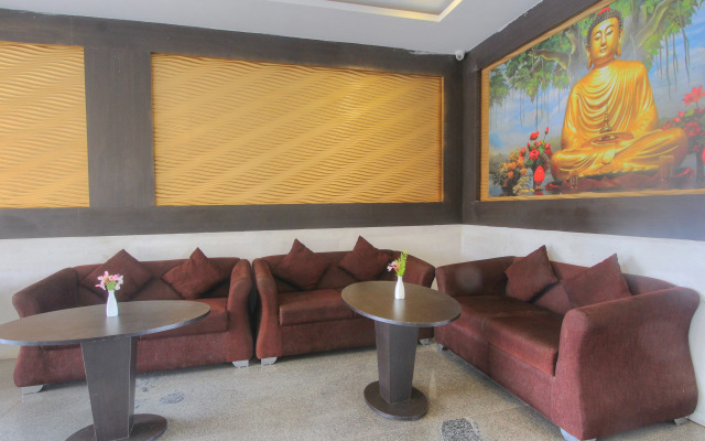 OYO 15965 Hotel Nandi Gateway