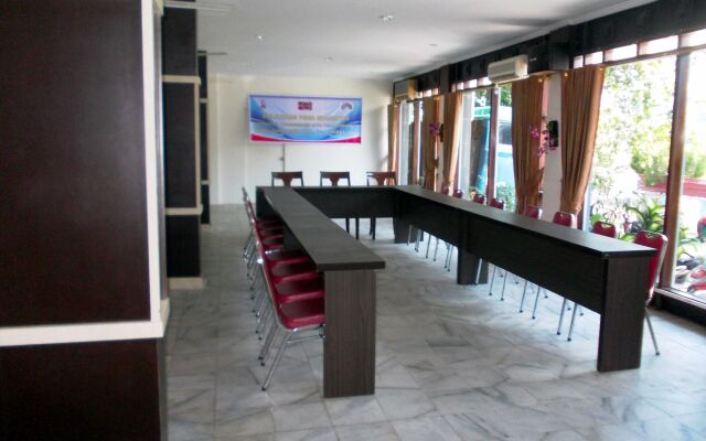 OYO 2487 Sampurna Jaya Hotel