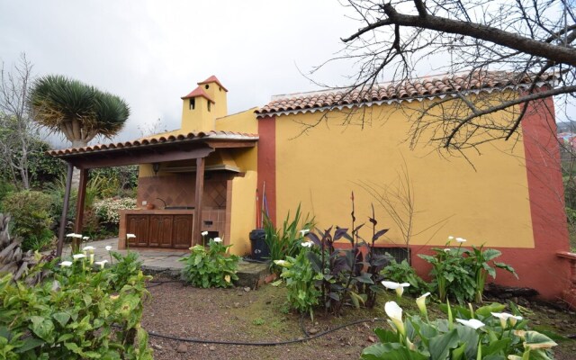 Cozy Cottage in Orotava with Swimming Pool