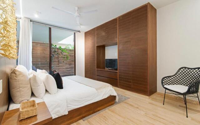 103 Cozy apartment with private terrace 2 br 2 ba