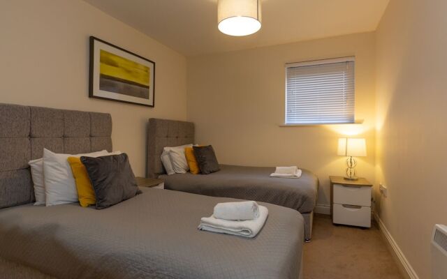 Higher Living - Professional Southampton Apartment