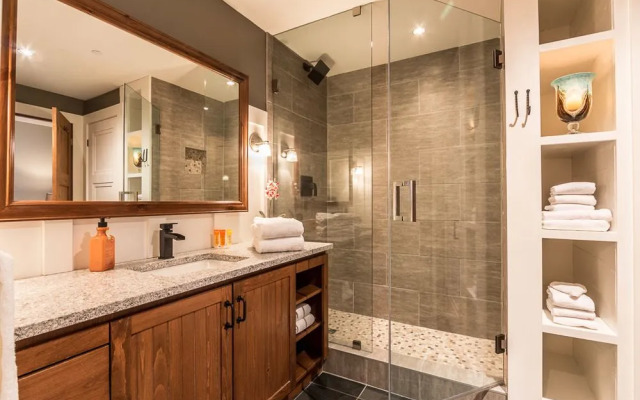 Altitude by Tremblant Sunstar