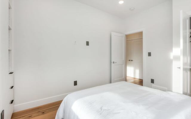 New Luxury Townhome 29