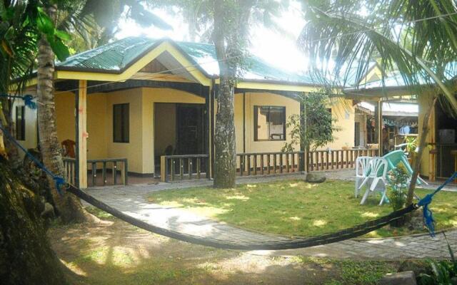 RedDoorz at July's Haven Seaside Pension Camiguin