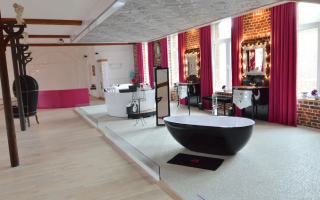 Lush Apartment with Sauna, Hot Tub, Mountain Views in Ensival