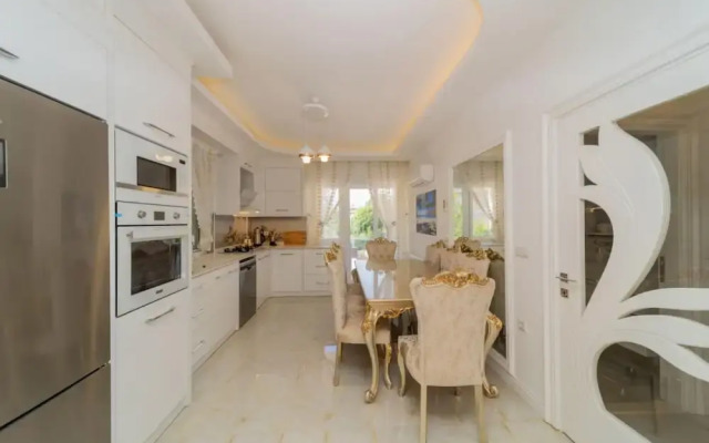 Great Villa With Pool Hammam and Sauna in Antalya