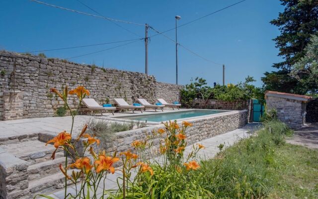 Holiday Home in Osor Near Sandy Beach