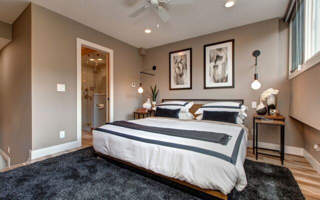 Park Avenue Upgraded 3 Bedroom Condominiums