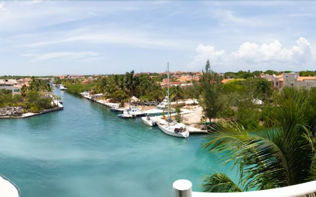 Gran Peninsula 3BR Condo By RMH