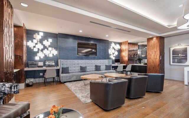 The Luxe Suites at University City