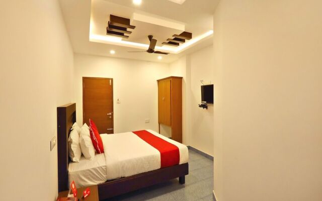 OYO 8964 Malabar Plaza Hotel