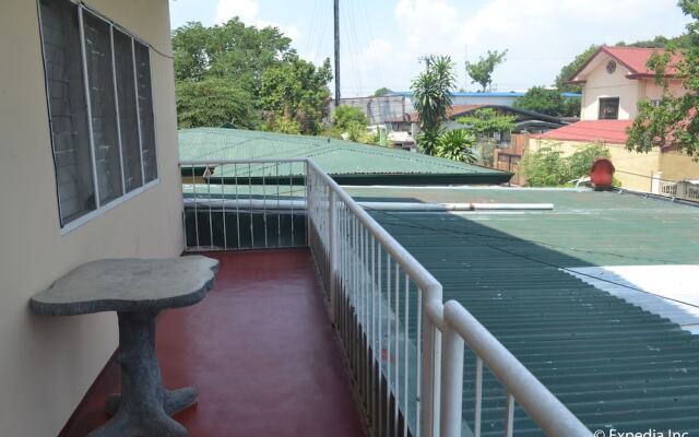 Red Tulip Hotel