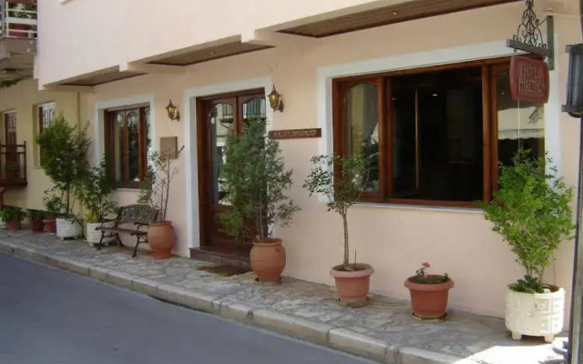 Phaethon Hotel