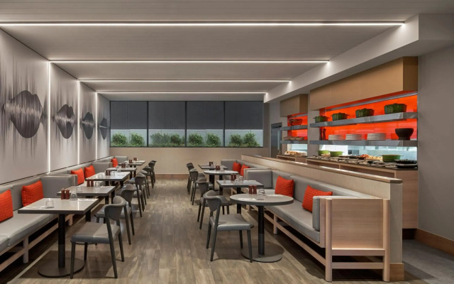 Courtyard By Marriott Melbourne Flagstaff Gardens