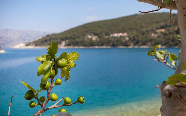 Beautiful Holiday Home on the Island Brac, With the Sea and a Small Beach in Front of the Door