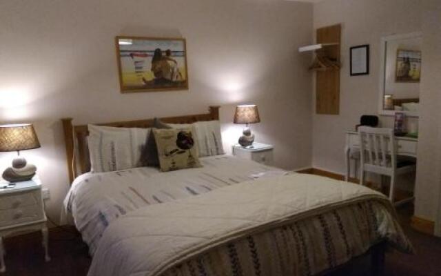 Twin Oaks Bed & Breakfast