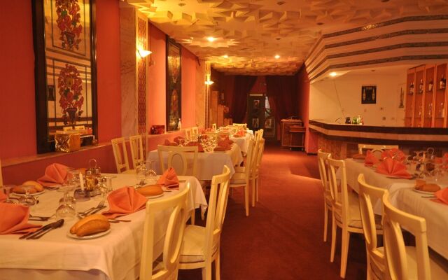 Palmyra Holiday Resort & Spa
