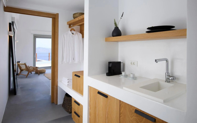Melidonia Suites