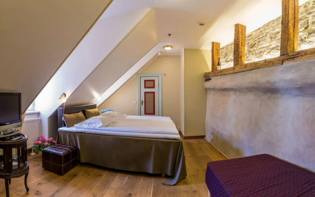 CRU Hotel