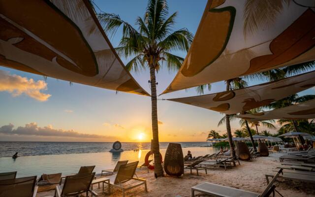 Papagayo Beach Resort