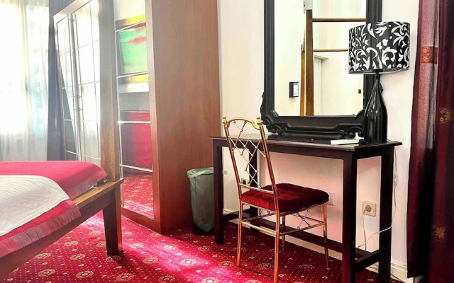 Luxury Family Residence With Free Parking