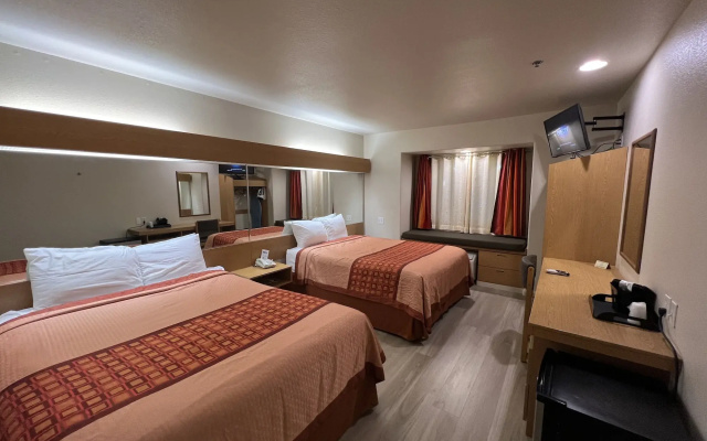 Americas Best Value Inn & Suites Ada