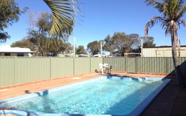Outback Oasis Caravan Park