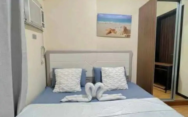 Cozy Pasay Condo with Pool Access